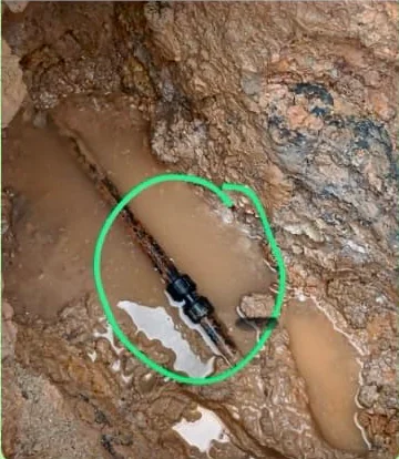 Imej dokumentari yang diekstrak menunjukkan pemasangan soket dalam bahagian saluran paip terdedah.